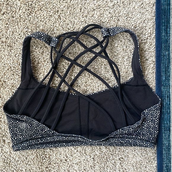 Lululemon Sports Bra, Size 6 - Picture 2 of 2